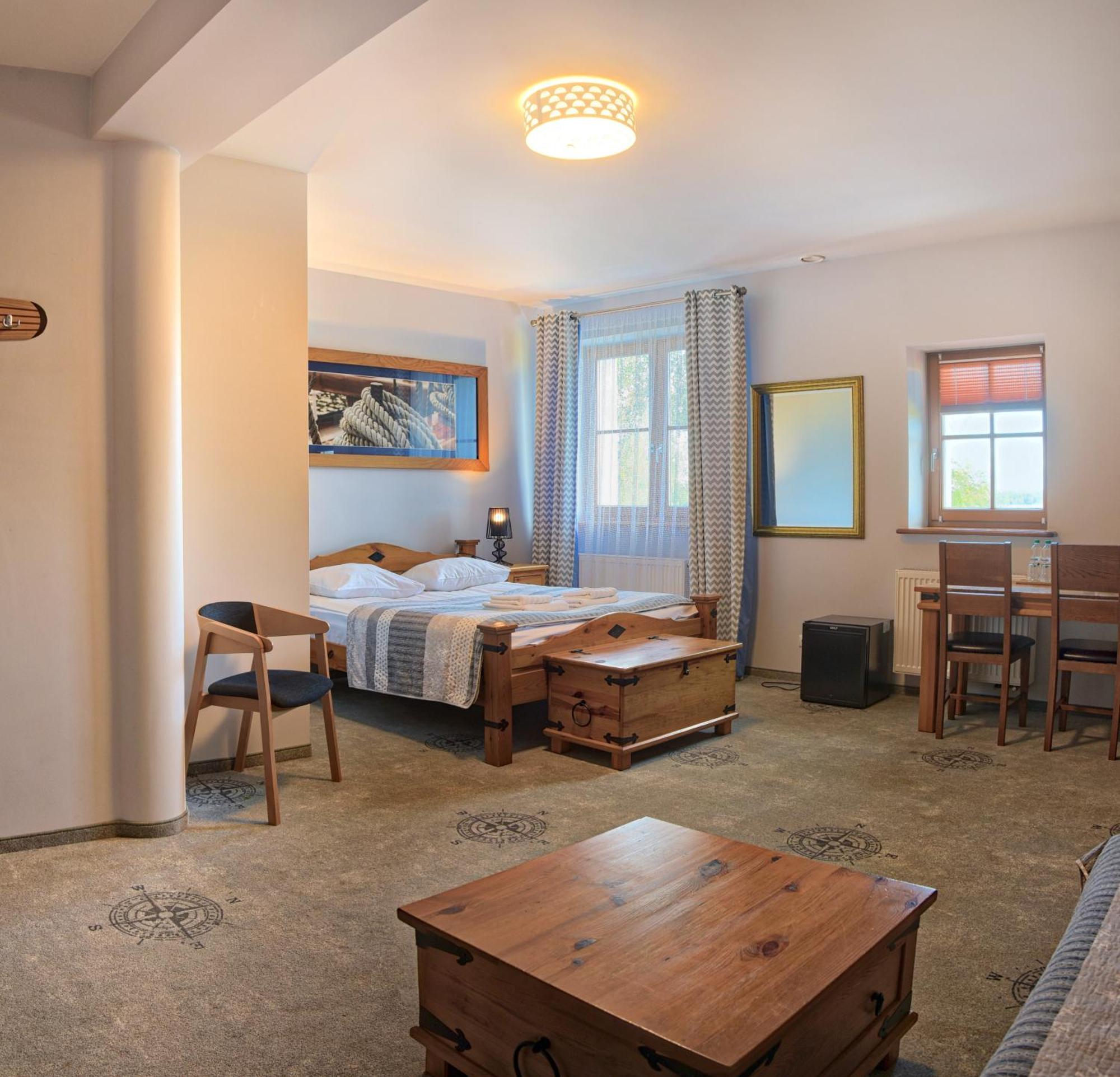 Hotel Joseph Conrad Spa & Wellness ปิช ภายนอก รูปภาพ